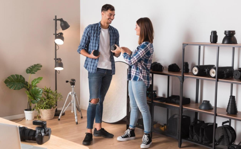 Read more about the article Bukan Sekadar Dingin: Mengapa AC Adalah Investasi Tersembunyi bagi Gear Fotografi Anda?